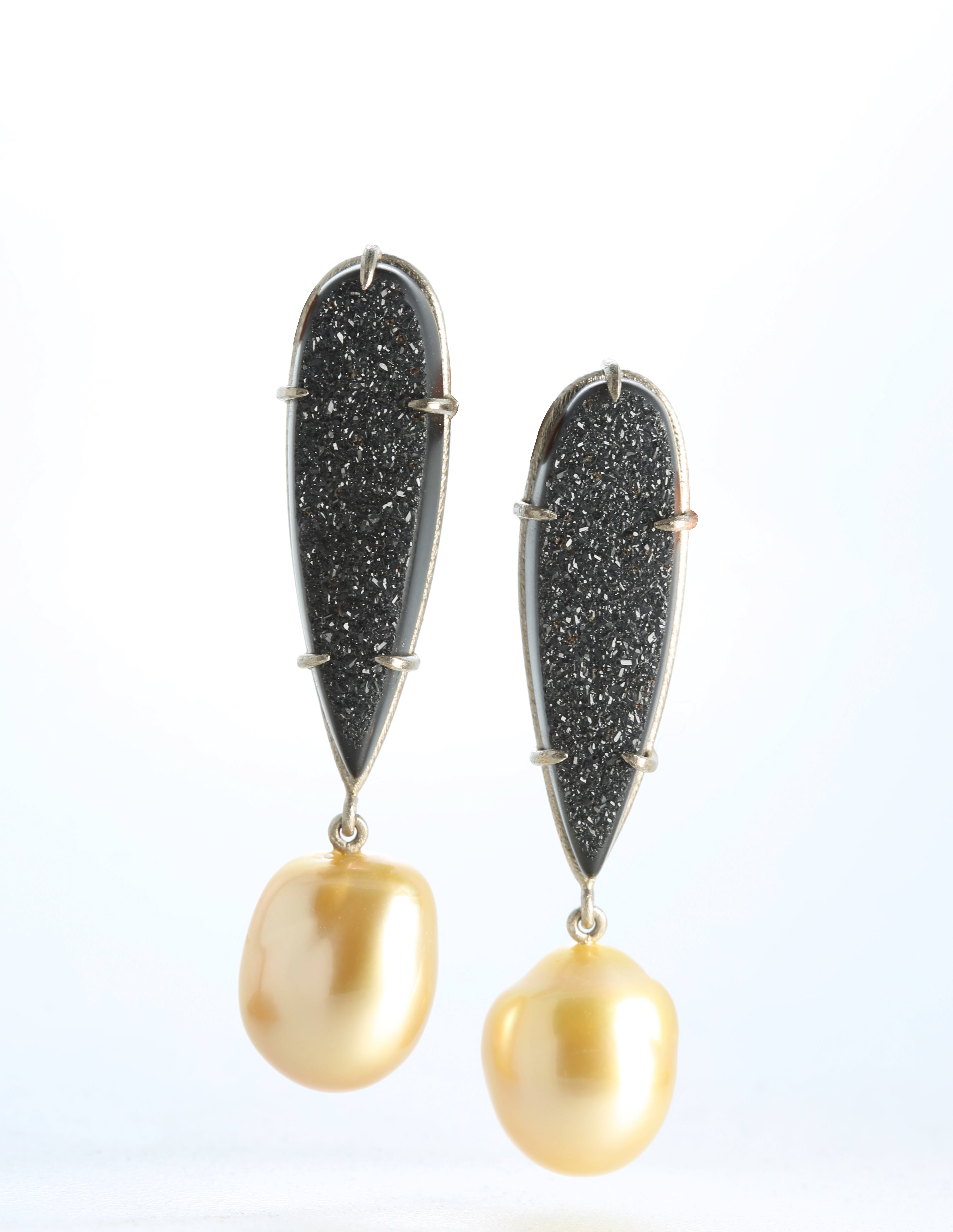 Black drusy and golden pearl ear drops
