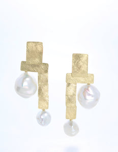 Mobile gold layer ear drops with freshwater pearls